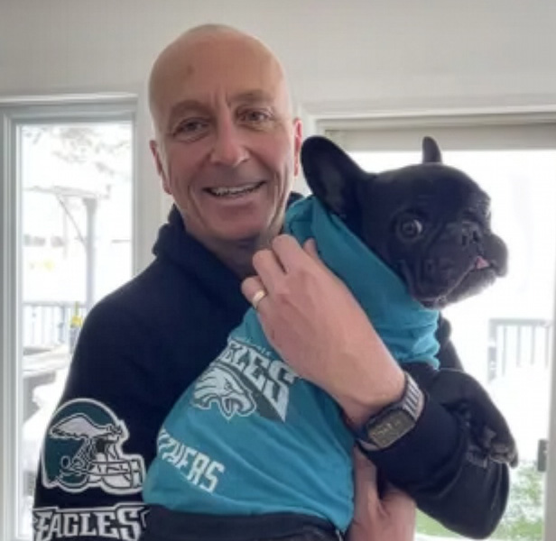 Ian McLearon in Philadelphia Eagles Gear