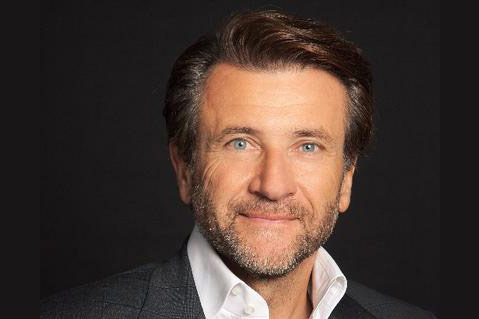 Shark Tank’s Herjavec Brings Advice and Laughter to Chicago Keynote