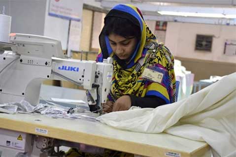 Report: Pakistani Garment Workers Subjected To ‘Unfair and Abusive’ Labor Practices