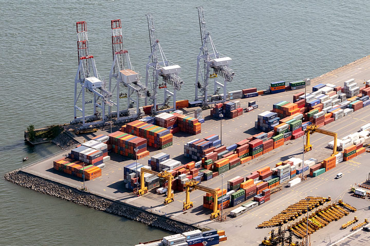 Talks at a Standstill at the Port of Montreal