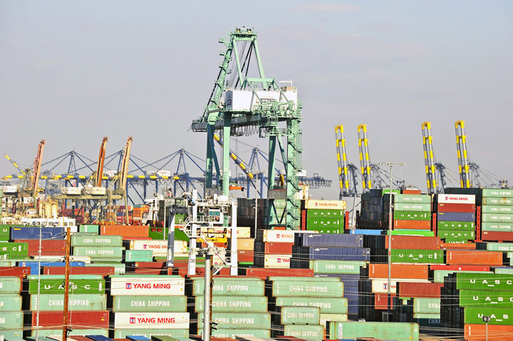 shipping port and cargo containers
