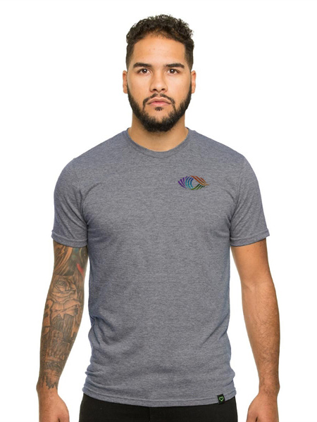 man wearing gray t-shirt