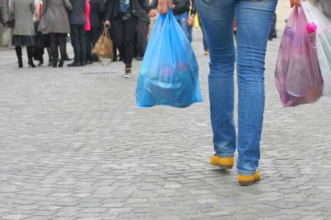 Montreal Considers Single-Use Plastic Bag Ban
