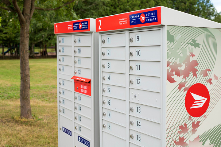 Canadian Postal Workers Halt Delivery of Marketing Mail Amid Ongoing Contract Dispute